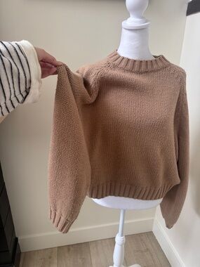 Gap Crewneck Sweater in Camel Brown